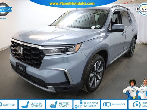 Certified 2024 Honda Pilot Touring image 1