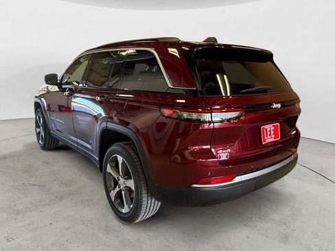 New 2026 Jeep Grand Cherokee Limited w/ Trailer Tow Package AWD/4WD image 3