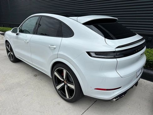 Used 2026 Porsche Cayenne S AWD/4WD image 3