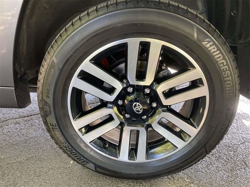 Used 2022 Toyota 4Runner Limited image 7