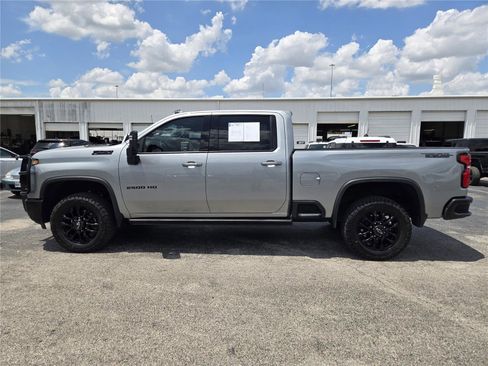 Used 2025 Chevrolet Silverado 2500 LTZ w/ LTZ Plus Package AWD/4WD image 5