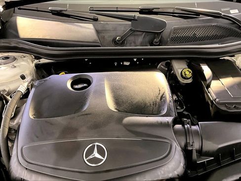 Used 2015 Mercedes-Benz GLA 250 4MATIC image 29