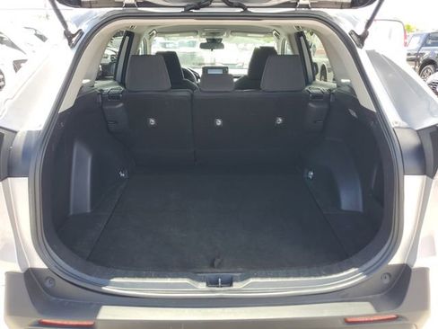 Used 2021 Toyota RAV4 LE FWD image 7