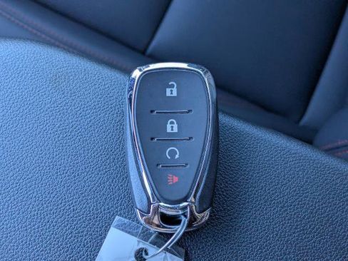 Used 2024 Chevrolet Trax RS w/ Sunroof Package image 29