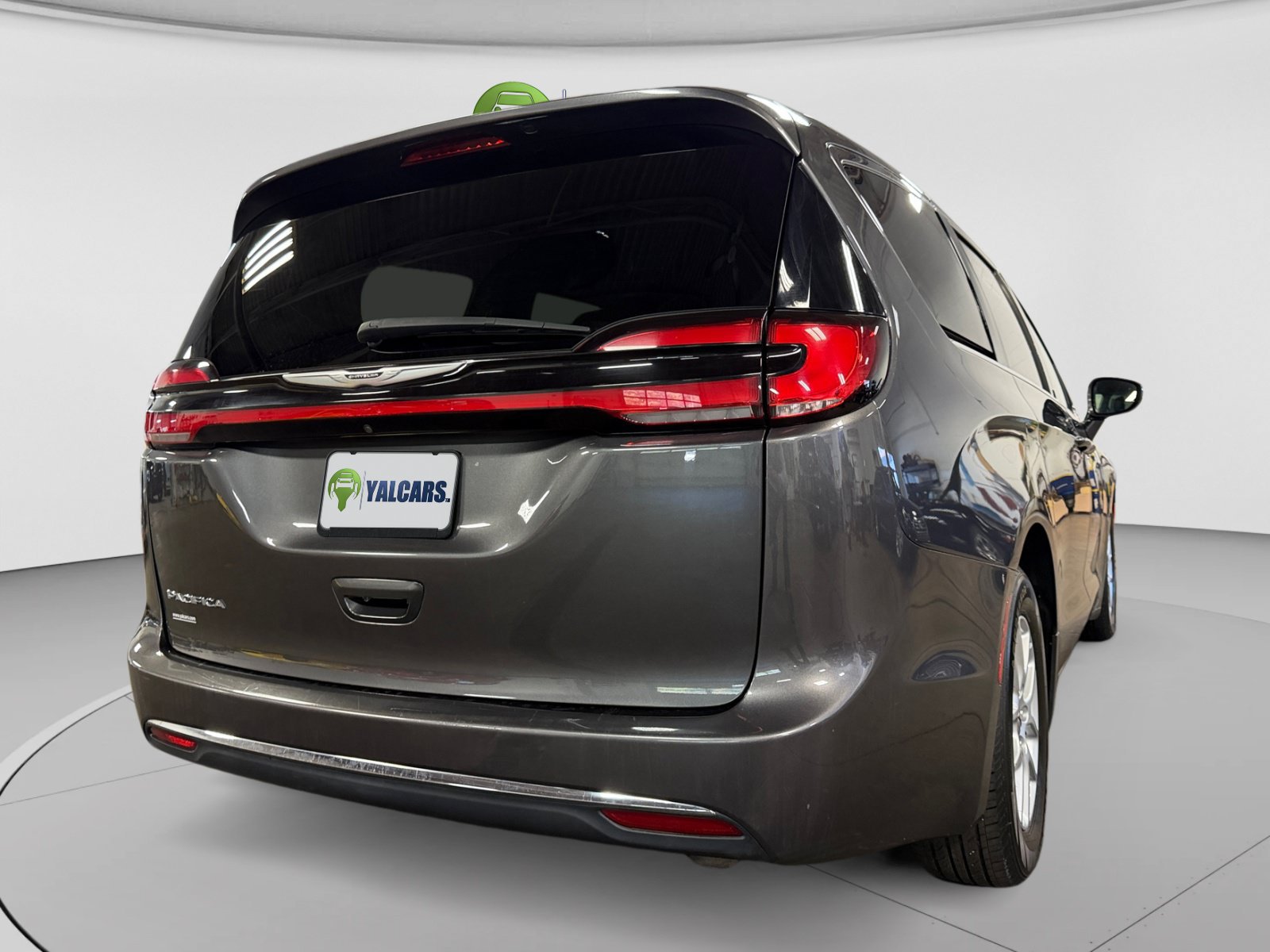 Used 2022 Chrysler Pacifica Touring-L FWD image 10