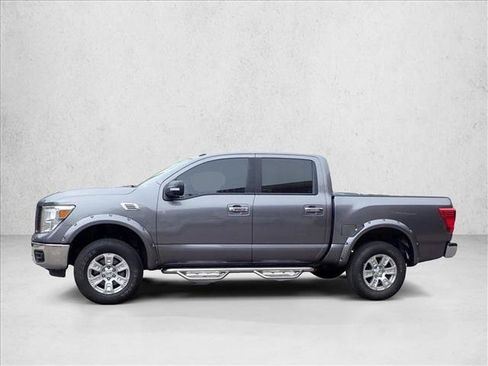 Used 2019 Nissan Titan SV AWD/4WD image 7