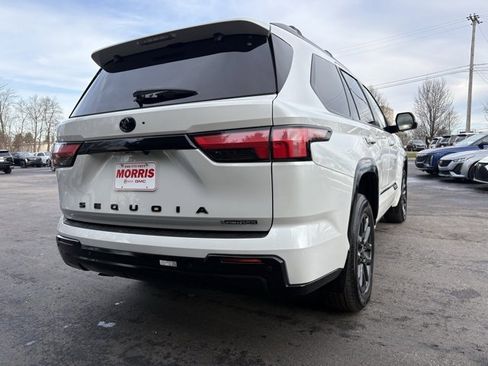 Used 2025 Toyota Sequoia Platinum image 5