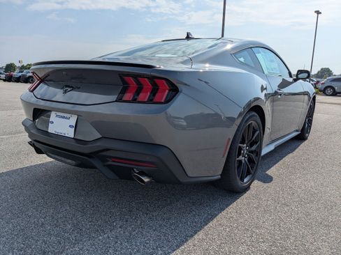 New 2025 Ford Mustang Coupe image 4