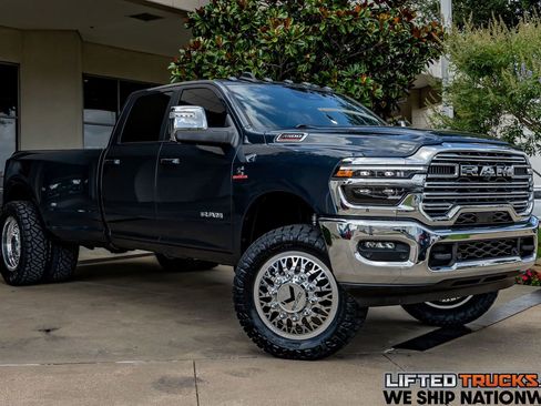 Used 2025 RAM 3500 Laramie AWD/4WD image 1
