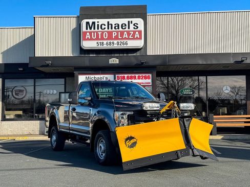 Used 2017 Ford F250 XL w/ Power Equipment Group image 2
