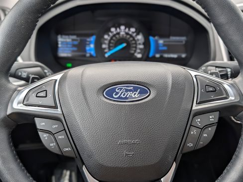 Used 2024 Ford Edge SEL w/ Convenience Package image 24