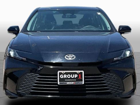 Used 2025 Toyota Camry LE FWD image 4