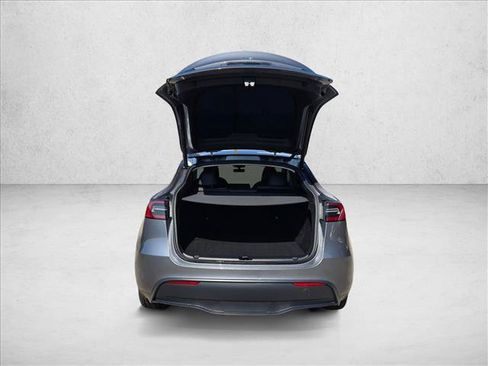 Used 2024 Tesla Model Y Long Range AWD/4WD image 7