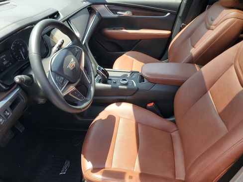Used 2025 Cadillac XT5 Premium Luxury w/ LPO, Floor Liner Package AWD/4WD image 5