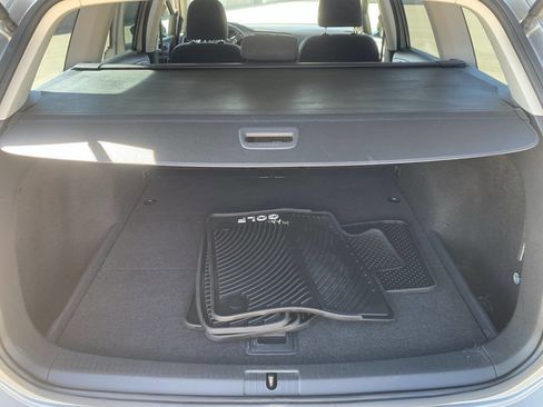 Used 2016 Volkswagen Golf S image 19