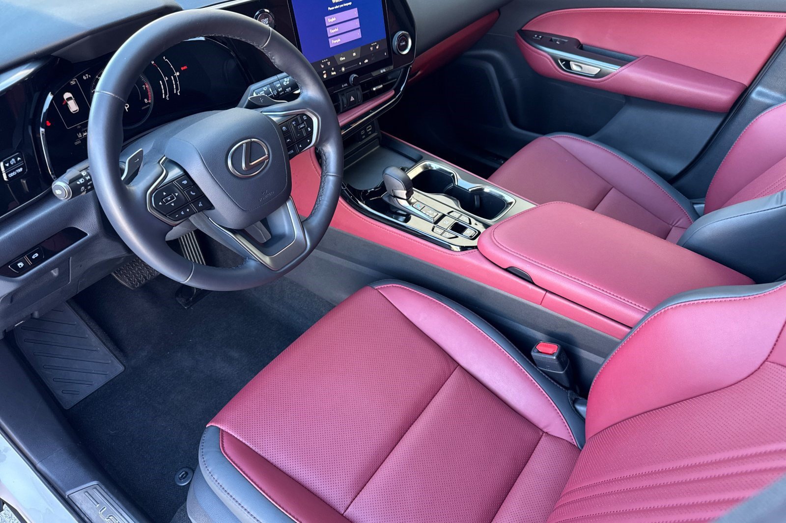 Used 2025 Lexus NX 250 AWD w/ Accessory Package (Z2) image 4