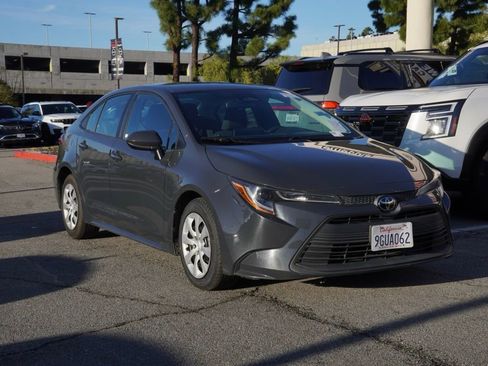 Used 2023 Toyota Corolla LE image 2