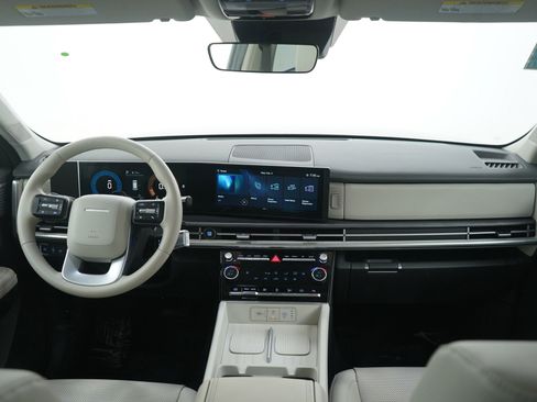 Used 2025 Hyundai Santa Fe SEL image 14