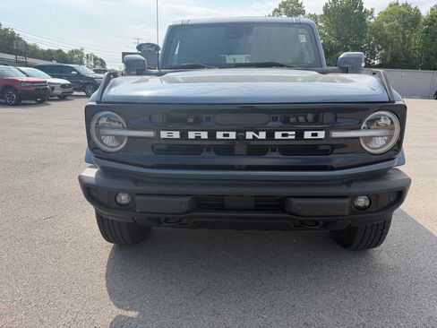 Used 2023 Ford Bronco Outer Banks AWD/4WD image 3