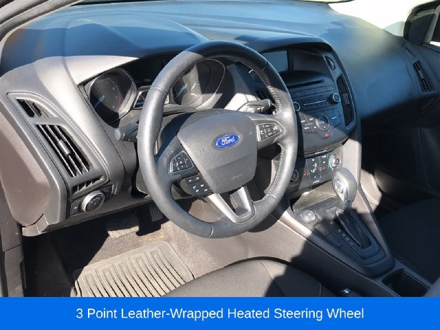 Used 2017 Ford Focus SE w/ Cold Weather Package FWD image 3