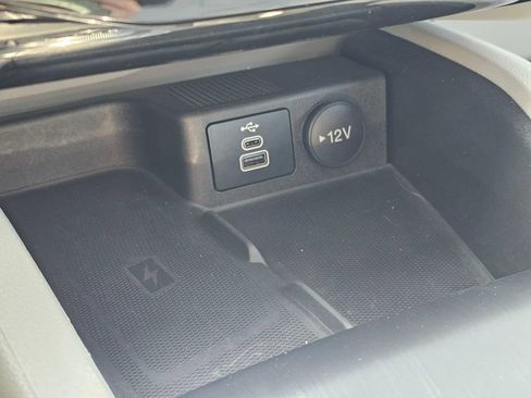 Used 2024 Ford Escape Platinum w/ Premium Technology Package AWD/4WD image 31