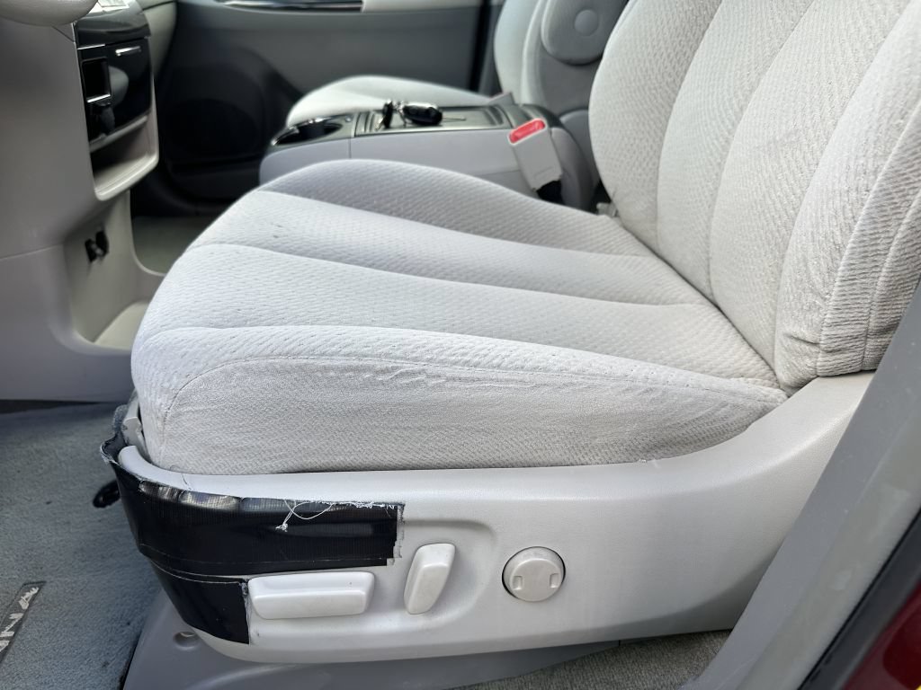 Used 2014 Toyota Sienna LE FWD image 17
