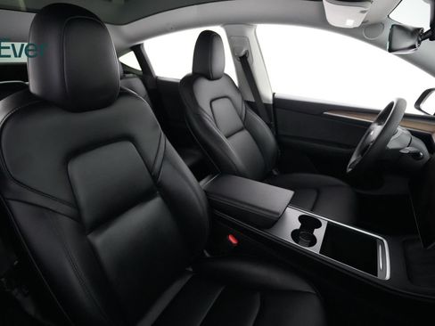 Used 2024 Tesla Model Y Long Range RWD image 23