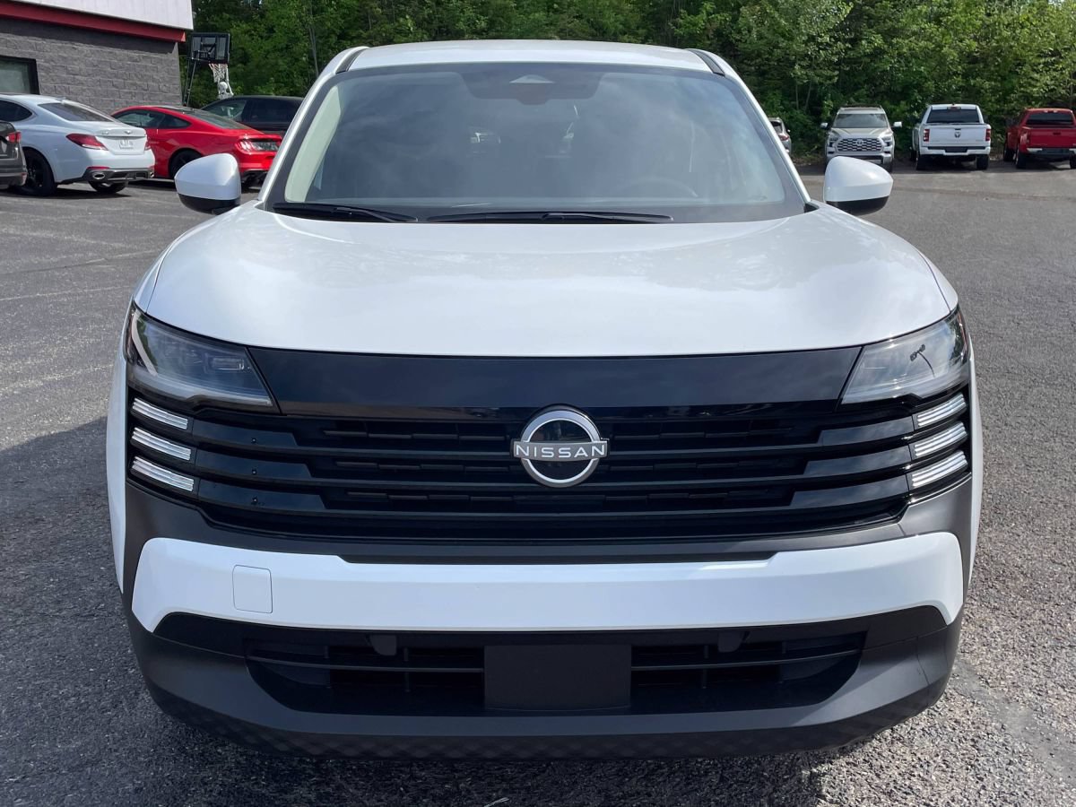 Used 2025 Nissan Kicks SV AWD/4WD image 7