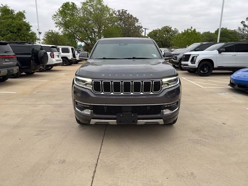 Used 2022 Jeep Wagoneer Series II w/ Premium Group I image 2