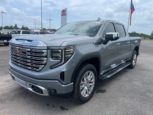 Used 2024 GMC Sierra 1500 Denali w/ Technology Package AWD/4WD image 4