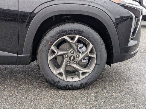 New 2026 Chevrolet Trax LT w/ Driver Confidence Package image 13