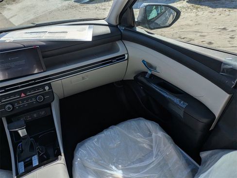 New 2026 Hyundai Tucson SE image 17