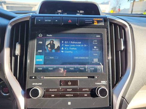 Used 2022 Subaru Ascent Limited w/ Technology Package image 12