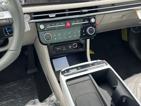 New 2026 Hyundai Tucson Limited w/ Tow & Go Package image 17