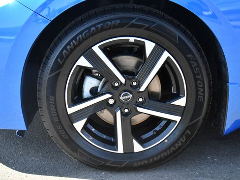 Used 2024 Nissan Sentra SV FWD image 12