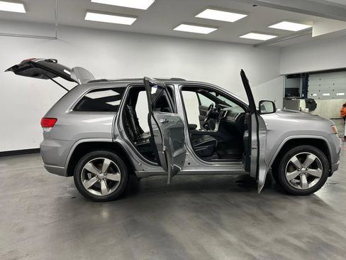 Used 2014 Jeep Grand Cherokee Overland image 25