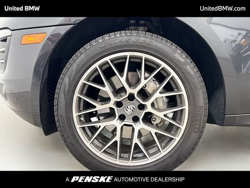 Used 2017 Porsche Macan S image 2