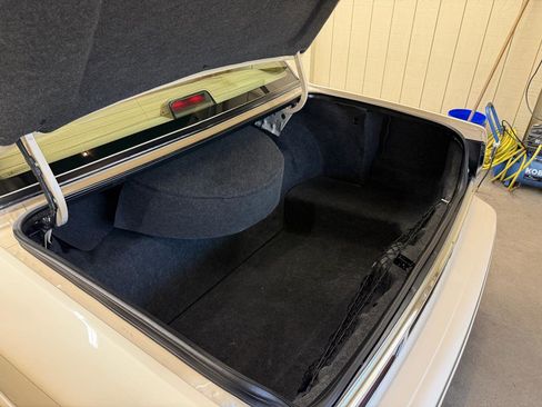 Used 1996 Lincoln Town Car Signature image 16