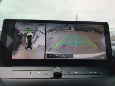 Used 2024 Nissan Rogue SL w/ SL Premium Package image 11