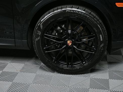 New 2025 Porsche Cayenne image 39