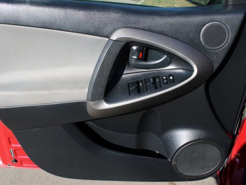 Used 2010 Toyota RAV4 4WD image 12