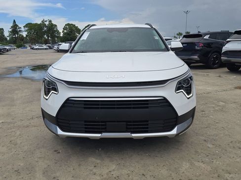 New 2026 Kia Niro EX FWD image 3