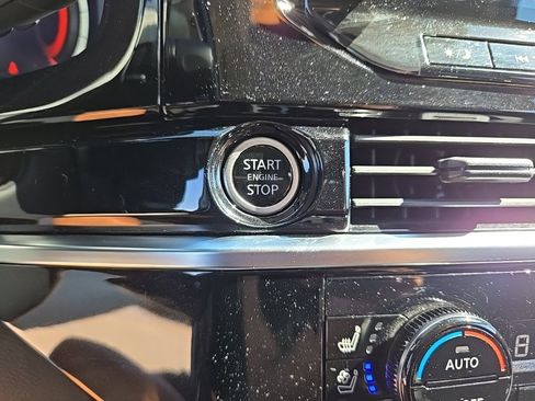 Used 2022 Nissan Pathfinder Platinum image 24