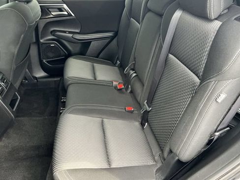 Used 2025 Mitsubishi Outlander ES AWD/4WD image 37
