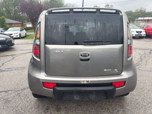 Used 2010 Kia Soul + FWD image 6