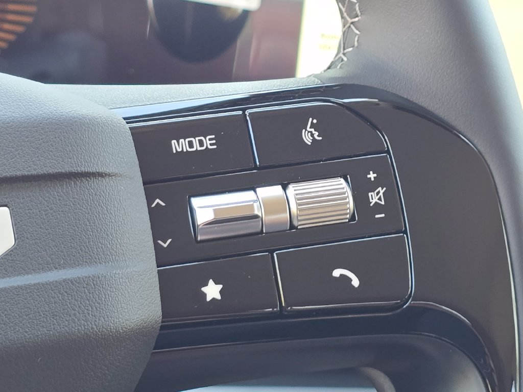 New 2027 Kia Carnival LX FWD image 17