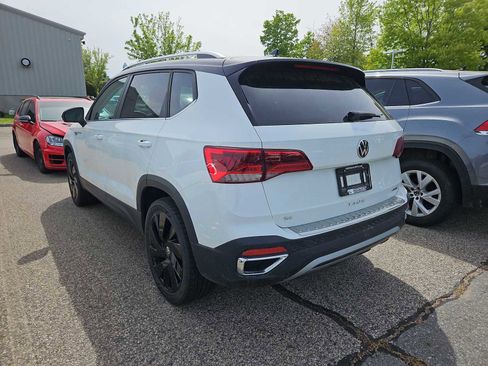 Certified 2023 Volkswagen Taos SE w/ Panoramic Sunroof Package AWD/4WD image 3