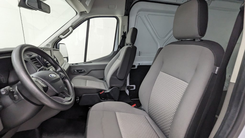 Used 2025 Ford Transit 250 148 Medium Roof RWD image 2