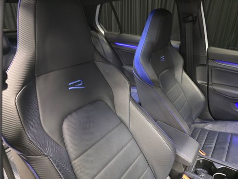 Used 2023 Volkswagen Golf 20th Anniversary Edition image 33