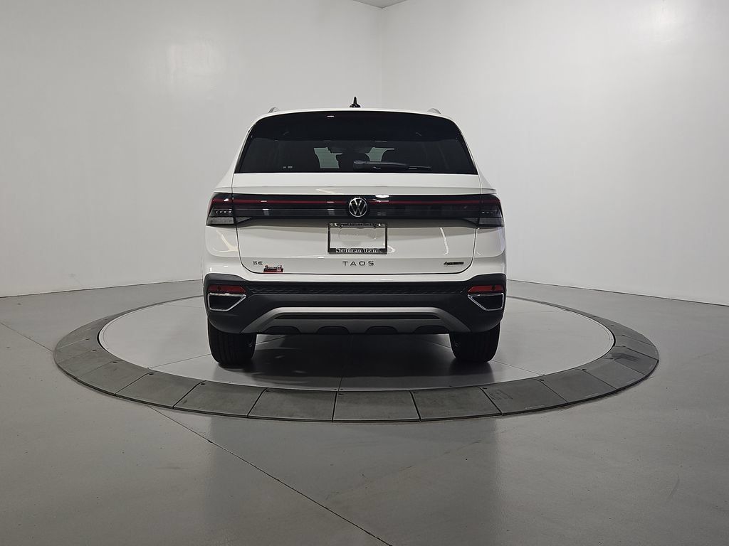 New 2026 Volkswagen Taos SE AWD/4WD image 4